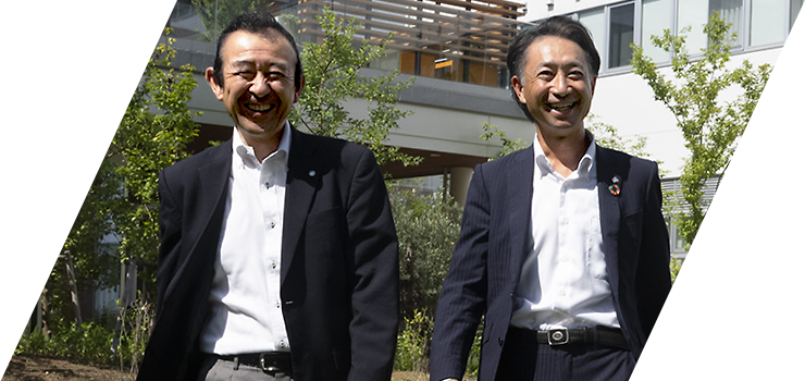 Manager, Toyama Office Daiwa Lease Co., Ltd. Masahiro Kasuya (photo, right) Manager, Prefabricated Industrial Buildings Business, Toyama Office Daiwa Lease Co., Ltd. Masayuki Doi (photo, left)